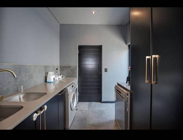 4 BEDROOM FREESTANDING FOR SALE IN SAGEWOOD